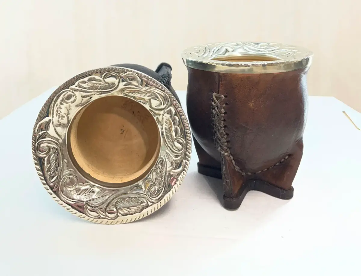 Mate Camionero de Calabaza Forrado en Cuero - Virola Volcada Uruguayo