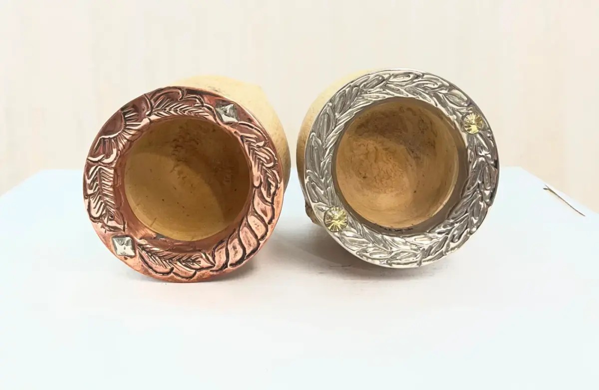 Mate Camionero de Calabaza Forrado en Cuero Virola de Alpaca - cincelada Lacre Linea Olfre.