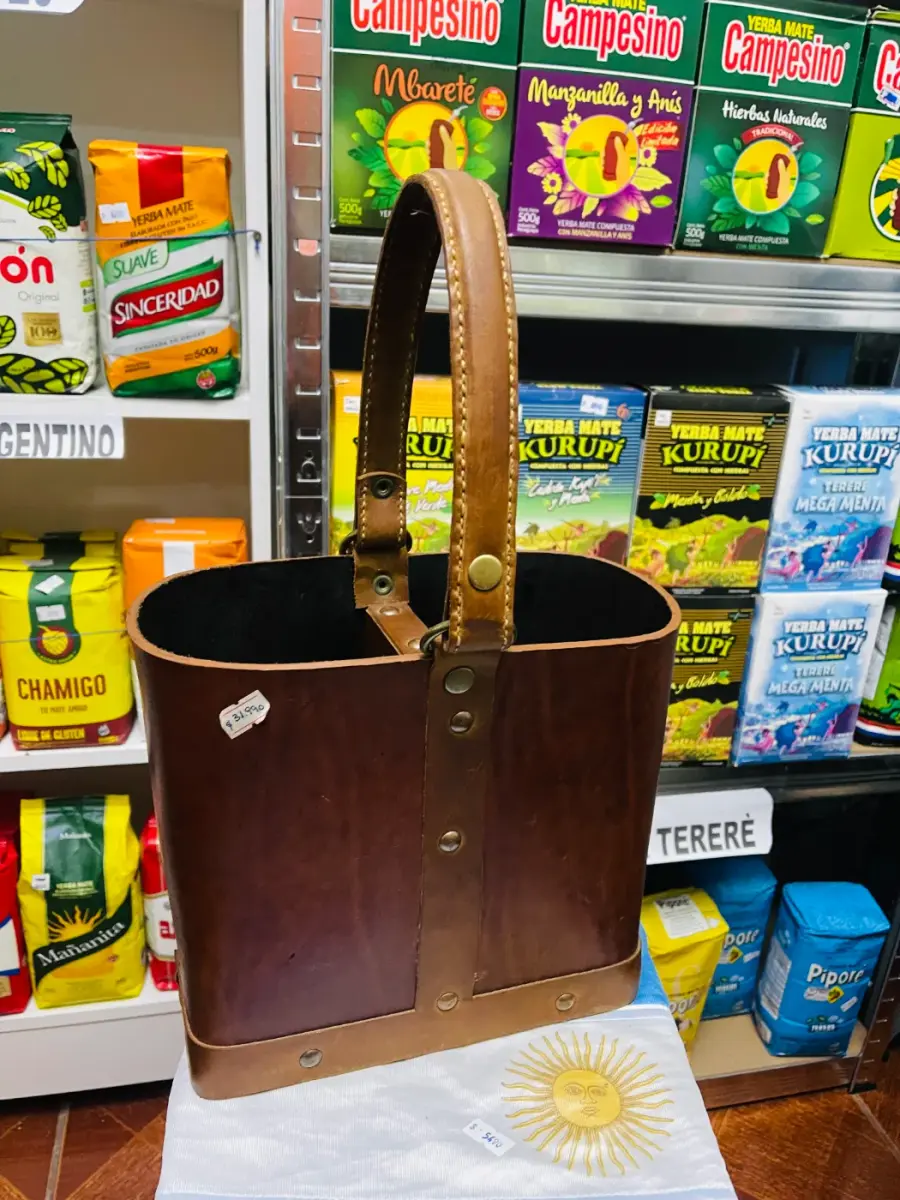 Canasta 2 Divisiones de Cuero con Madera / Forma Cartera